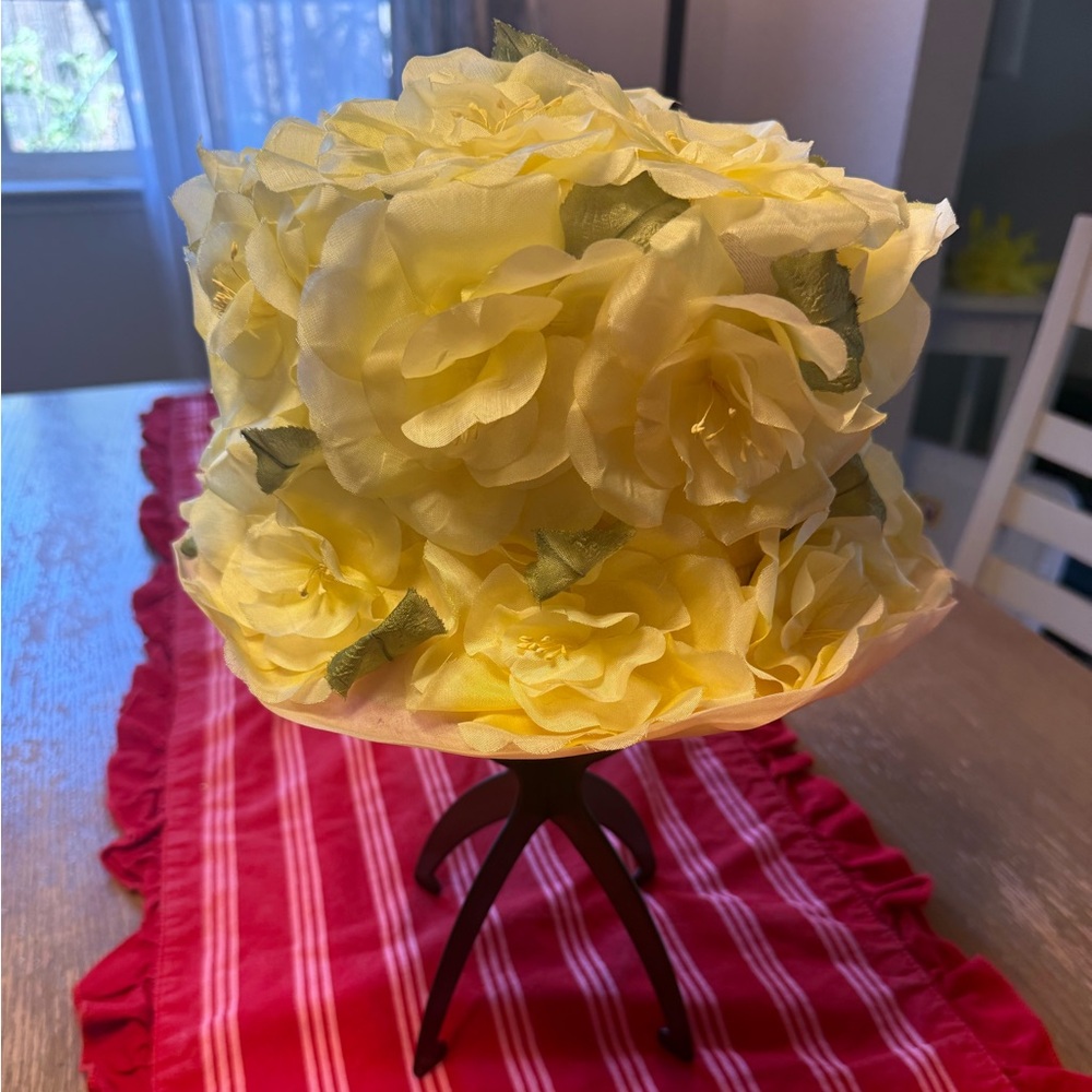 Vintage 1950/60s Cathay of California Faux Flower top hat
